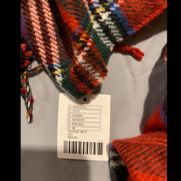 Extremely Soft UO Scarf! - Picture 5 of 5